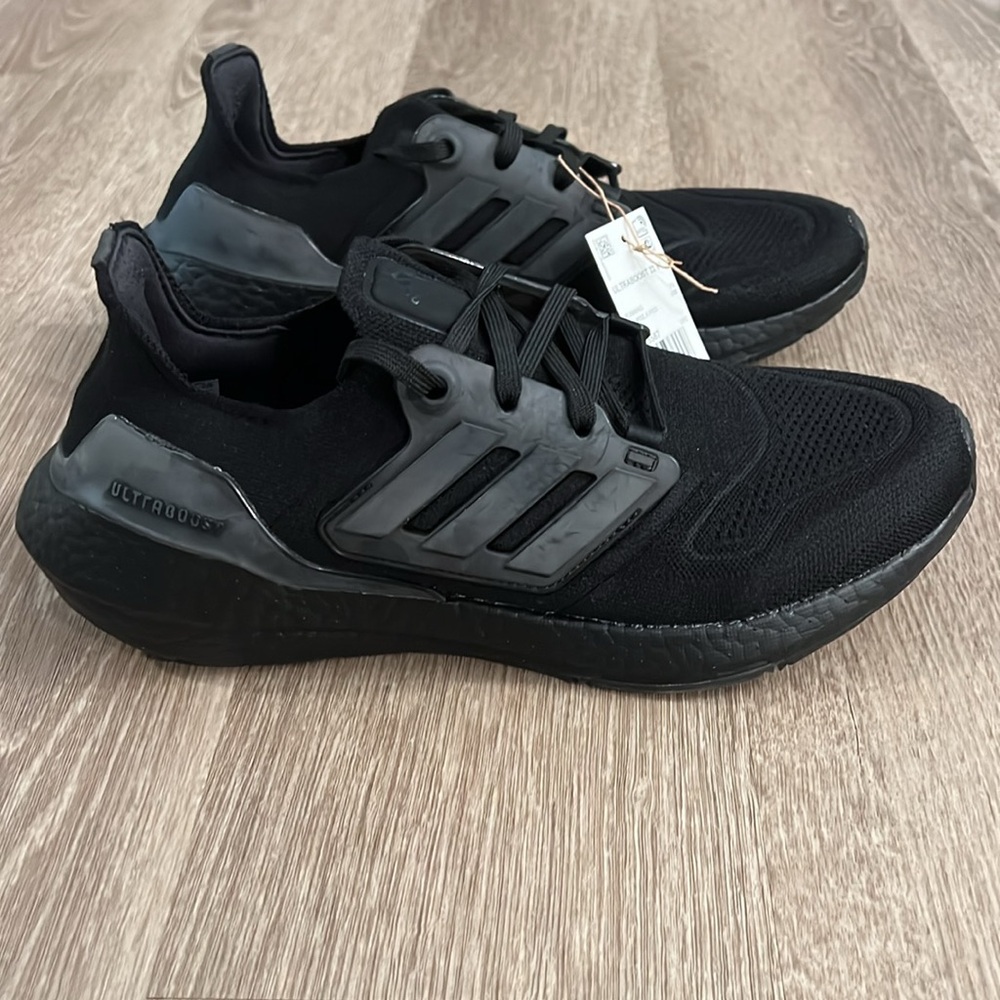 Adidas Ultraboost 22